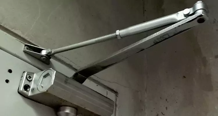 Door Closer Parallel Arm Installation in Eustis, FL